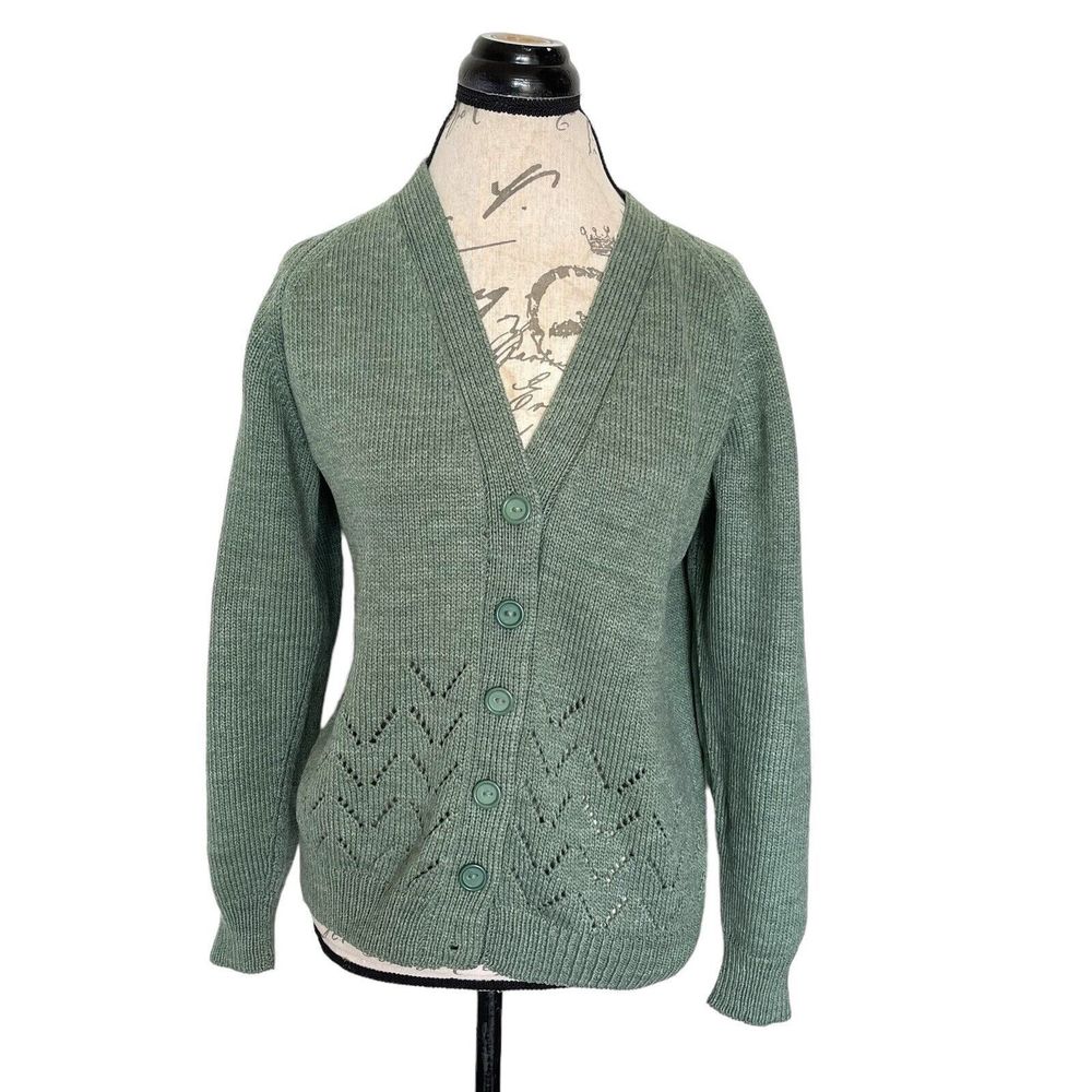 Green Women’s Cardigan Sweater Size Large Button  Chunky Knit Grandmacore Spring